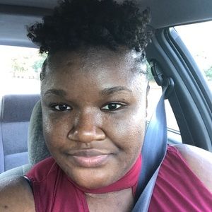 Meet your Posher, Krysteline